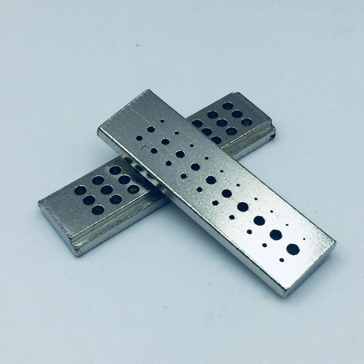  Ensemble D'outils D'horlogiste De Précision Avec Triple Rangée De Frappes Pour L'entretien Des Mouvements Mécaniques Et Le Jeu De Plaques De Frappe D'horologue